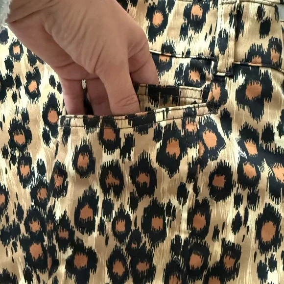 MOSCHINO TIMELESS LEOPARD PRINT CAPRI PANTS 🩷 - Picture 4 of 5